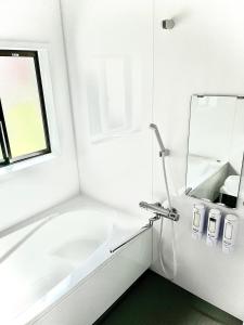 HEM'S HOTEL 1日1組限定 new tesisinde bir banyo