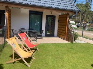 Ogród w obiekcie Domki i Apartamenty Wieleń