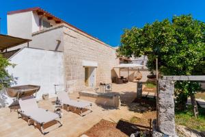 The building in which the holiday home is located
