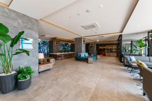 AQUASENSE Hotel & Resort tesisinde lobi veya resepsiyon alanı