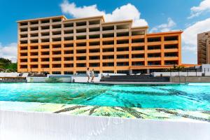 Bazén v ubytování AQUASENSE Hotel & Resort nebo v jeho okolí + 37 fotografií