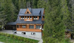 an overhead view of a house with a roof at Chata Olina in Oravice