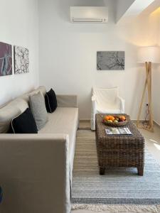 Uma área de estar em Portobello Boutique Hotel