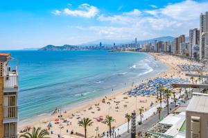 vista su una spiaggia e sull'oceano di Carabelas I 10-6 a Benidorm