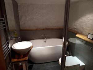 A bathroom at Mill Lodge