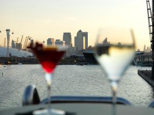 Nápoje v ubytování Sunborn London Yacht Hotel