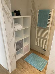 Afbeelding uit fotogalerij van CORSE HOLISTIKA - Rez-de-jardin avec vue mer exceptionnelle et piscine magnifique in Pietrosella