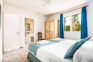 Ένα ή περισσότερα κρεβάτια σε δωμάτιο στο Villa Ingrid +19 φωτογραφίες