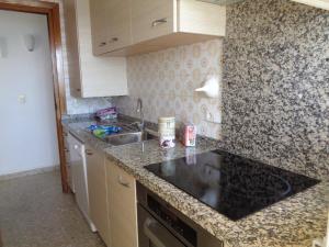 Kuchnia lub aneks kuchenny w obiekcie EDIFICIO IFACH III