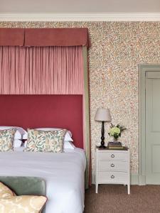 The Retreat, Elcot Park客房内的一张或多张床位