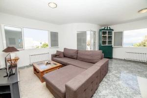 Gallery image of Villa with pool in Cala Blanca with sea views in Cala Santandria +13 photos