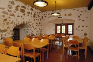 Ruang duduk di Mariastein-Rotberg Youth Hostel