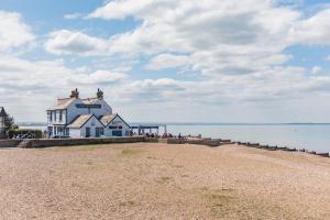 Gallery image of Stillwater - Former fisherman's cottage, close to beach in Kent