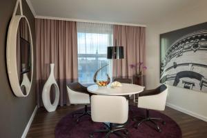 Posezení v ubytování Dorint Kongresshotel Mannheim