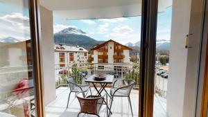 O vedere generală la munți sau o vedere la munte luată de la acest apartament