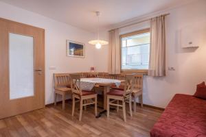 Posezení v ubytování Hilber App Fermeda + 19 fotografií