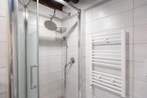 A bathroom at Pantheon by Agrippa Suite Még 33 kép