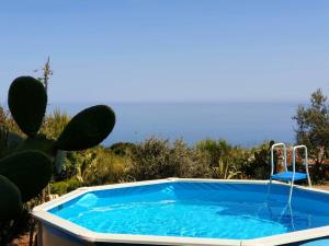 Basen w obiekcie Villa Tina ai Piedi del Faro di Leuca lub w pobliżu