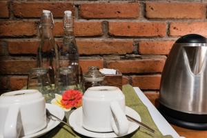 Dhiari Guest House的咖啡和沏茶工具