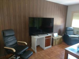 Fotografia z galérie ubytovania Chalet adosado con jardín v destinácii Cebreros