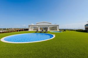 Bazén v ubytování Boavista Golf and Spa Resort - Bayview nebo v jeho okolí