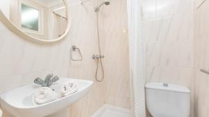 Kúpeľňa v ubytovaní Villa Care Pl - Llafranc + 21 fotografií