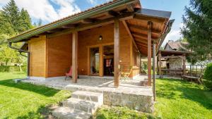 Gallery image of Wooden House Pia in Brod na Kupi