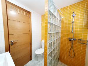 A bathroom at CASA DE LA PLAYA: La Cala de Mijas