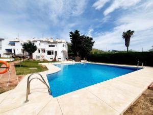 The swimming pool at or close to CASA DE LA PLAYA: La Cala de Mijas