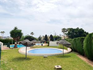The swimming pool at or close to CASA DE LA PLAYA: La Cala de Mijas