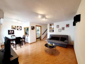 A television and/or entertainment centre at CASA DE LA PLAYA: La Cala de Mijas