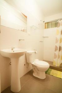Ένα μπάνιο στο Country Club Eco Casajardin