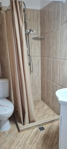 Koupelna v ubytování Kirios Hotel