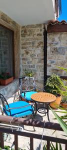 Patio nebo venkovní prostory v ubytování Kirios Hotel