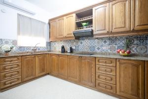 Una cocina o zona de cocina en Marsalforn Apartment