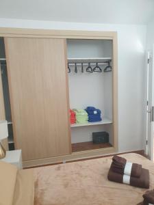 Łóżko lub łóżka w pokoju w obiekcie Carlito's home