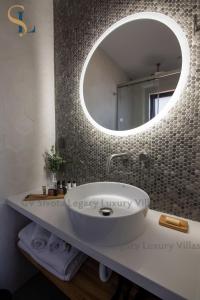 Kúpeľňa v ubytovaní Sivota Legacy Luxury Villas