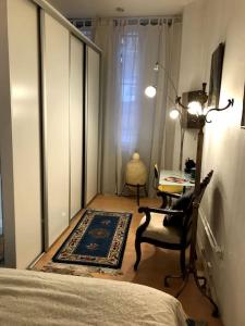 Vue sur l'eau客房内的一张或多张床位
