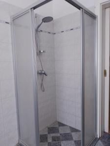 A bathroom at Pension Kappel