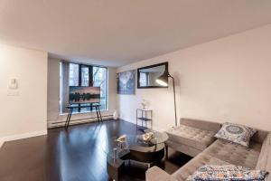 Stunning Duplex Condo in the Heart of Yaletown!!!