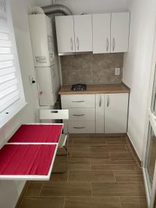Η κουζίνα ή μικρή κουζίνα στο Militari Comfort Studio +4 φωτογραφίες