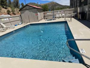 The swimming pool at or close to Ruidoso Mountain Inn