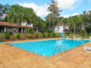 Πισίνα στο ή κοντά στο Casa de campo c Churrasq e Piscina, Porto Feliz SP