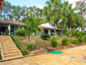 Κήπος έξω από το Casa de campo c Churrasq e Piscina, Porto Feliz SP