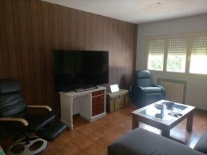 Fotografia z galérie ubytovania Chalet adosado con jardín v destinácii Cebreros