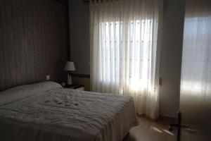 Fotografia z galérie ubytovania Chalet adosado con jardín v destinácii Cebreros