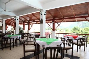 Restauracja lub miejsce do jedzenia w obiekcie Vansana Vangvieng Hotel