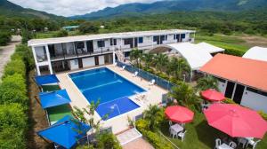 an aerial view of a resort with a swimming pool at Santo Domingo Centro Vacacional in Jerusalén