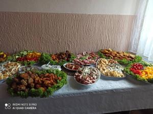 Jedlo v penzióne alebo blízkom okolí