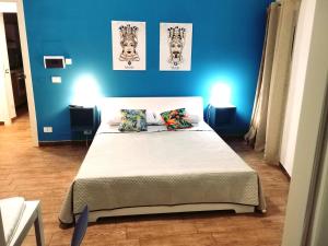 Postel nebo postele na pokoji v ubytování A due passi dal centro Sweet Rooms